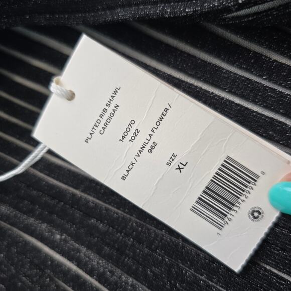 Tory Burch Runway Plaited Rib Shawl Cardigan Black Vanilla Flower Wrap XL NWT - Picture 9 of 13